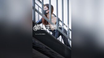 《我市探索者》再约牛仔裤美妞，超近视角深喉扣穴，很敏感没搞几下就高潮，后入撞击屁股啪啪声