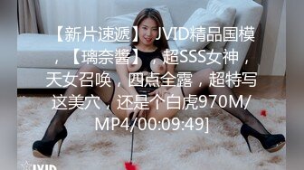 [Tushy] A Snappy Seduction 两个漂亮的小妞被操，学生妹就是嫩 HD1080P