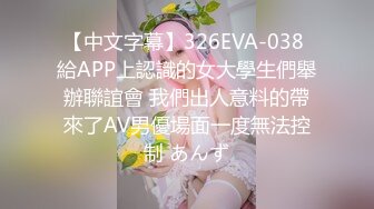 哺乳期的大奶子风骚御姐露脸性瘾上来，直接站着爆草大奶子直晃眼，还有奶水在流