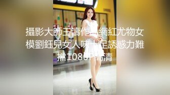  气质小姐姐人美胆更肥,真空透视装逛街,故意在各种店里晃悠,主动勾引路边小哥摸奶子