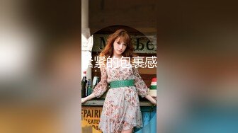 淫妻楼道露出自慰，和老婆操逼被邻居发现，剧情演出，骚妻演戏有点样子！