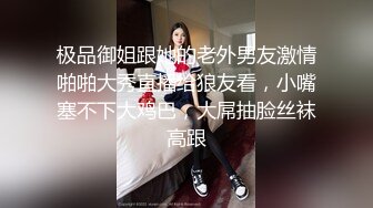 看样子估计是媳妇跟婆婆解闷