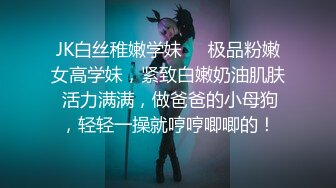 苗条白嫩无毛妹子练裸体瑜伽