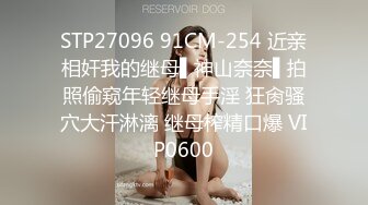   三个小嫩妞一起诱惑狼友大秀直播，全程露脸吃奶玩逼道具抽插，浪叫呻吟不止