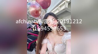 乌鸦传媒 丰乳肥臀美少妇寂寞难耐勾引外卖小哥啪啪啪-害小哥下一单超时咯