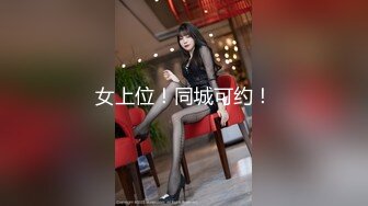   短发清纯系美女3P双男全身纹身小哥，按着双腿抽插无套内射，中场休息再来一炮，扶着屁股后入爆插