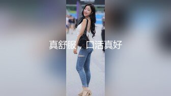 十二月新流出大神潜入水上乐园更衣间四处游走偷拍❤️一袭红衣美女主动在镜头前换穿不幸被拍